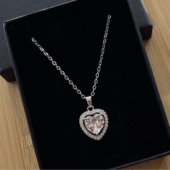 Heart Diamond Halo Pendant – Ouros Jewels Lab-Created Diamond Heart Necklace Halo Pendant Silver Tone Chain Floating